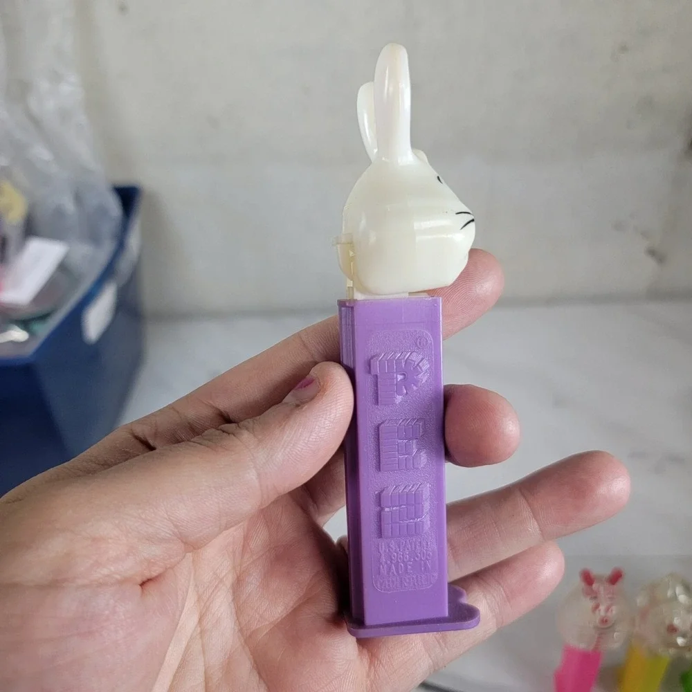 PEZ Dispenser Rabbit‎ Bunny Easter Purple Stem Czech Republic 4.9